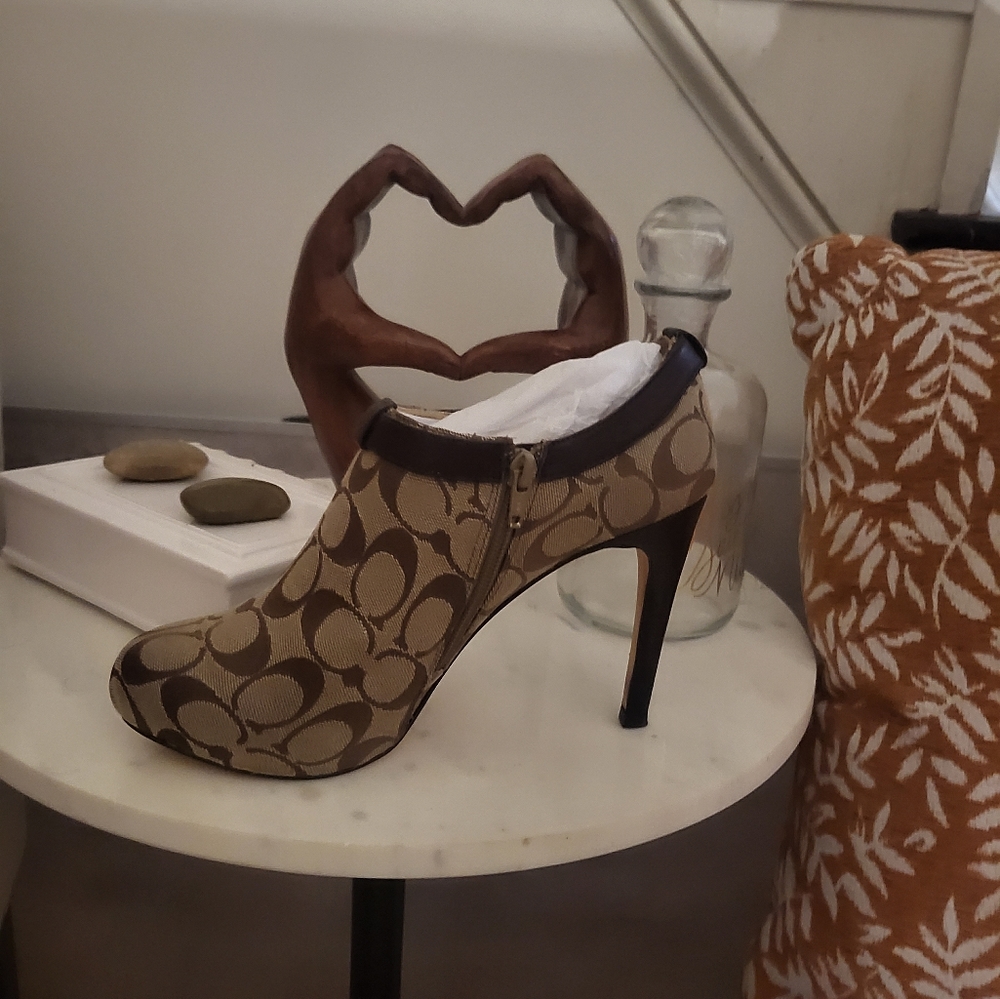 Coach Delilah booties